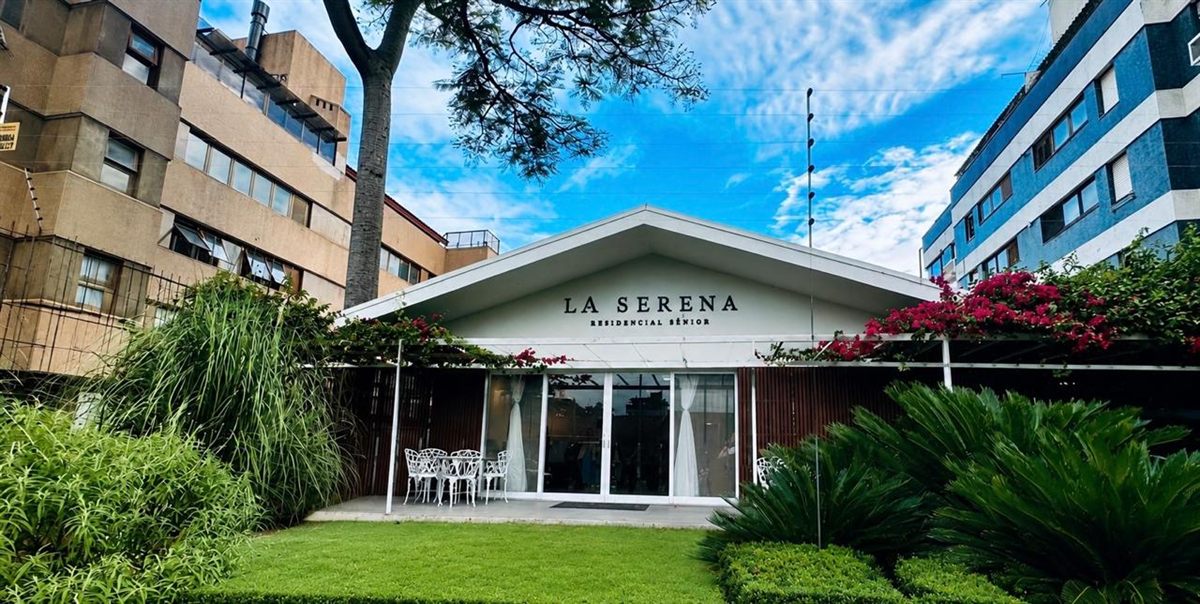 Fachada do La Serena